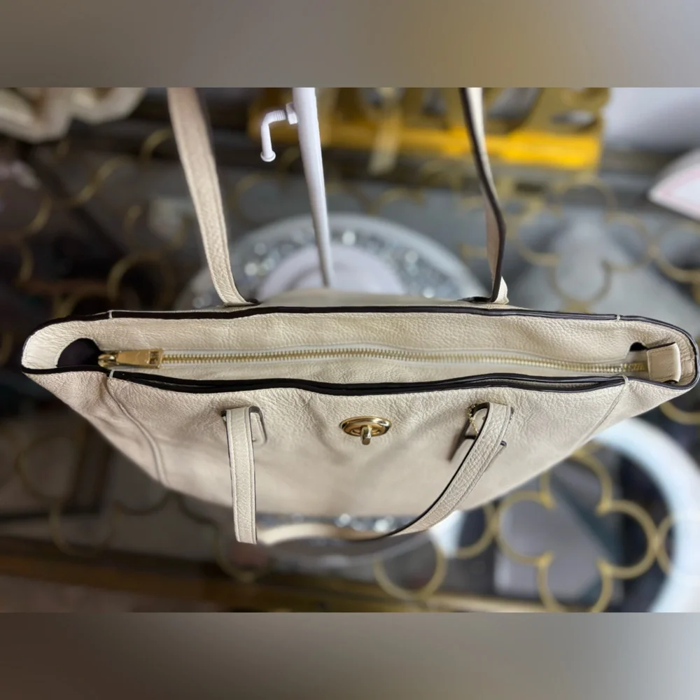 Coach 2017 Pebble Leather Town Tote in the color Chalk EUC - Picture 7 of 17